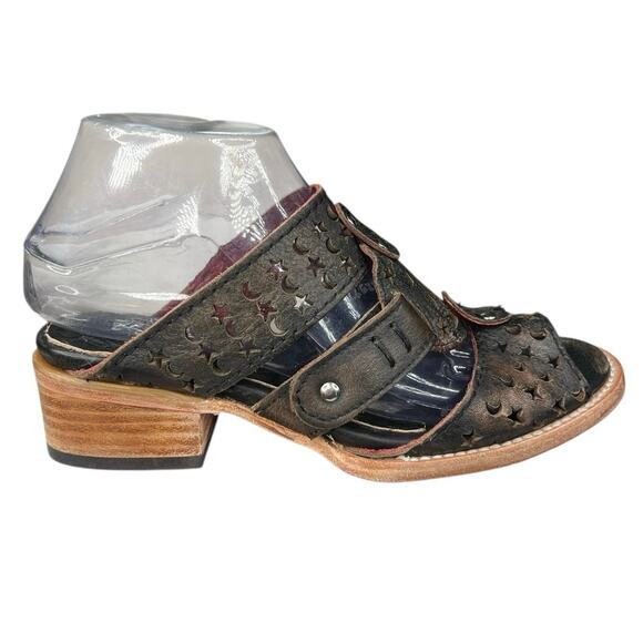 NWOT Freebird By Steven Women’s Moonstar Brown Distressed Leather Sandal Size 7 - Picture 1 of 12